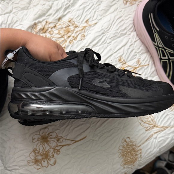 Black Lace-Up Slip-Resistant Sneakers with Neon Green Insoles - Picture 7 of 7